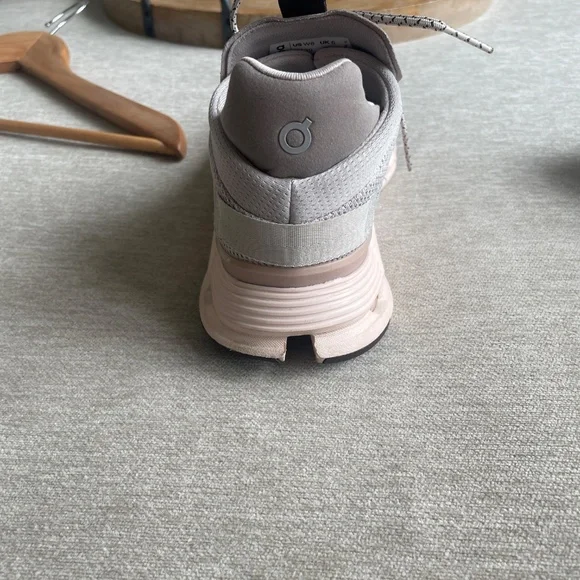 Women’s On Cloud Tennis shoes - Picture 5 of 13